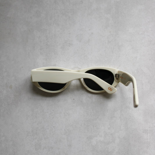 1/1 White Frame with Grey Lenses