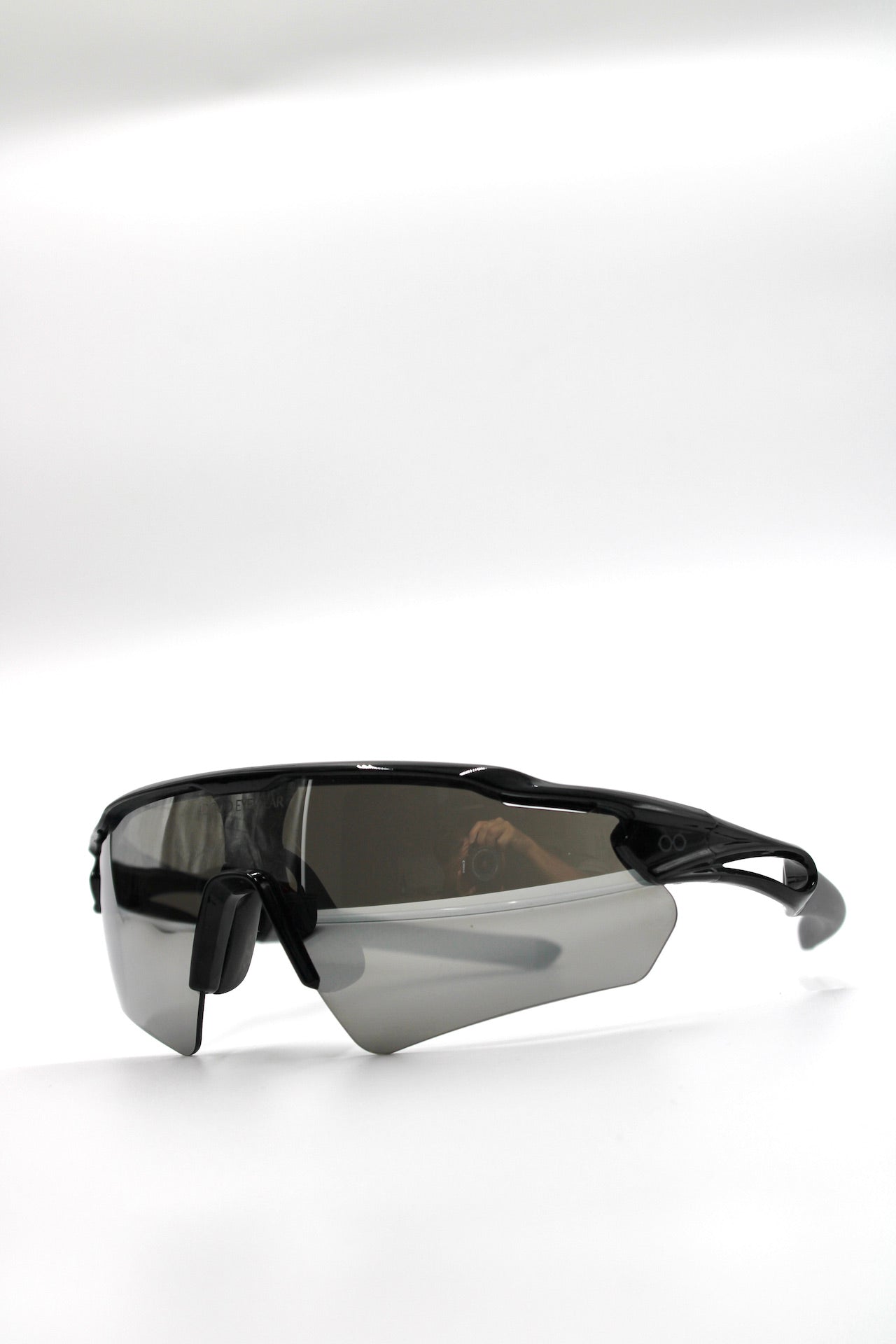 516 Escapist Black Frame with Grey Detail and Three Lenses