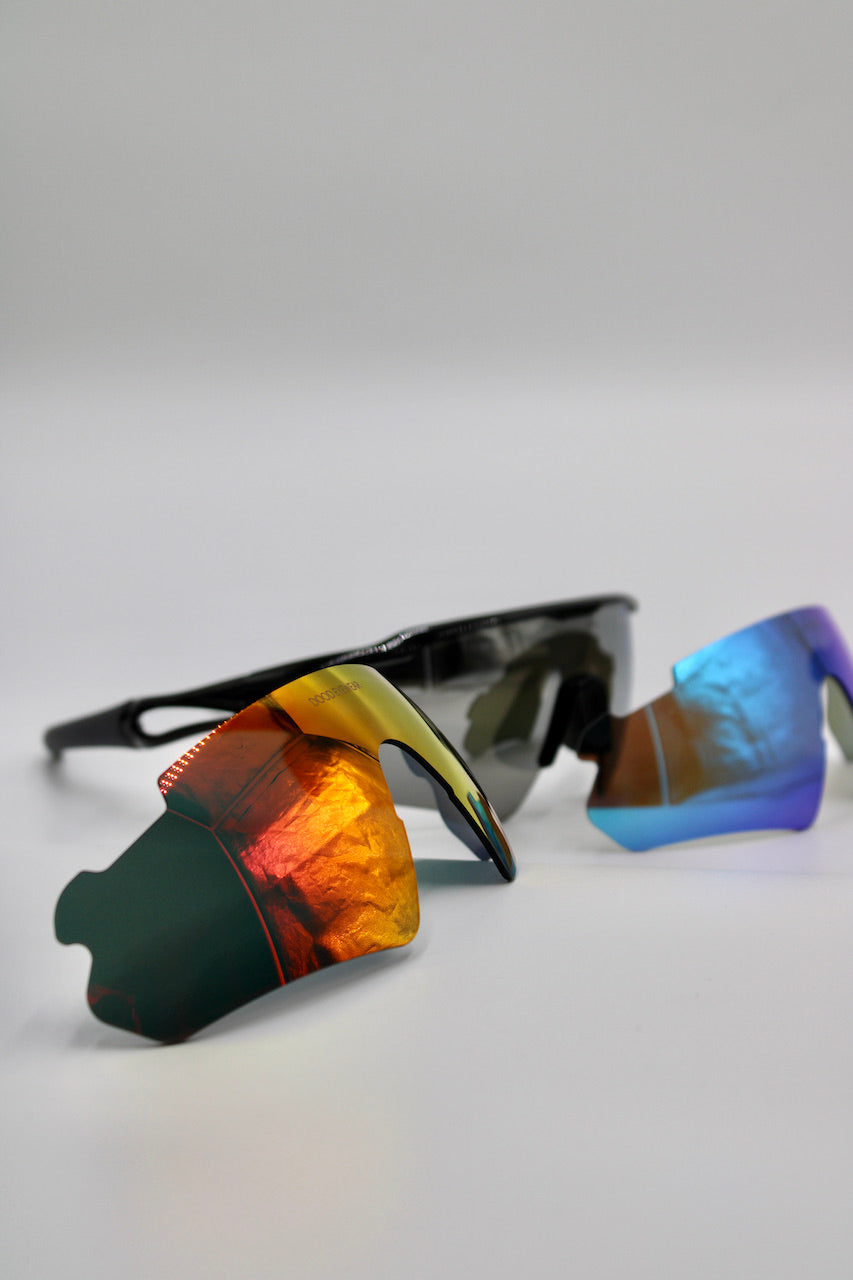 516 Escapist Black Frame with Grey Detail and Three Lenses