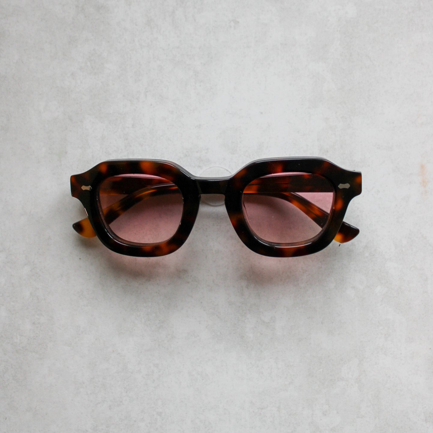 917 Brown Tortoiseshell with Pink Lenses