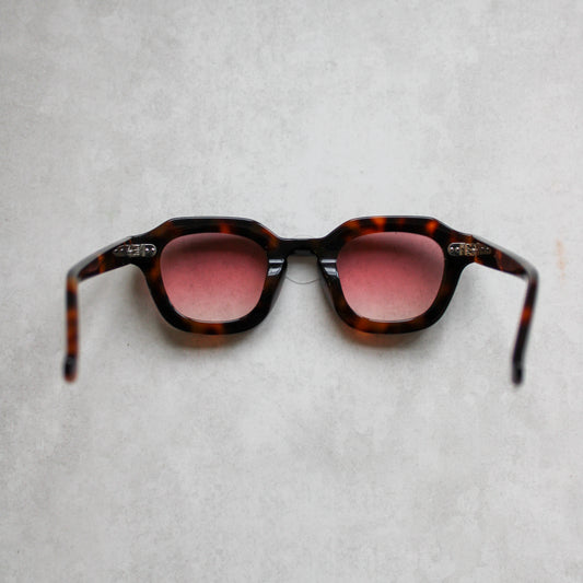 917 Brown Tortoiseshell with Pink Lenses