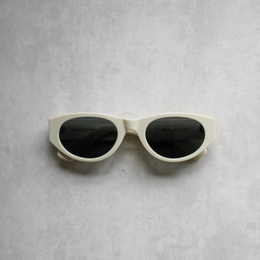 1/1 White Frame with Grey Lenses