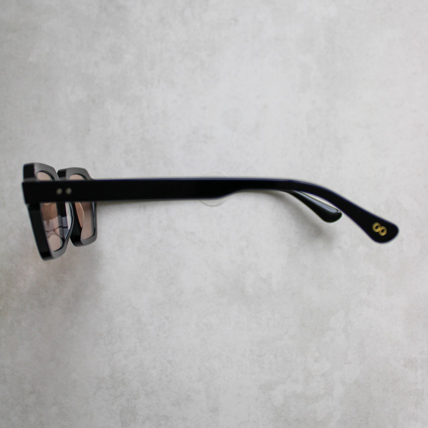 946 Black Frame with Light Brown Lenses