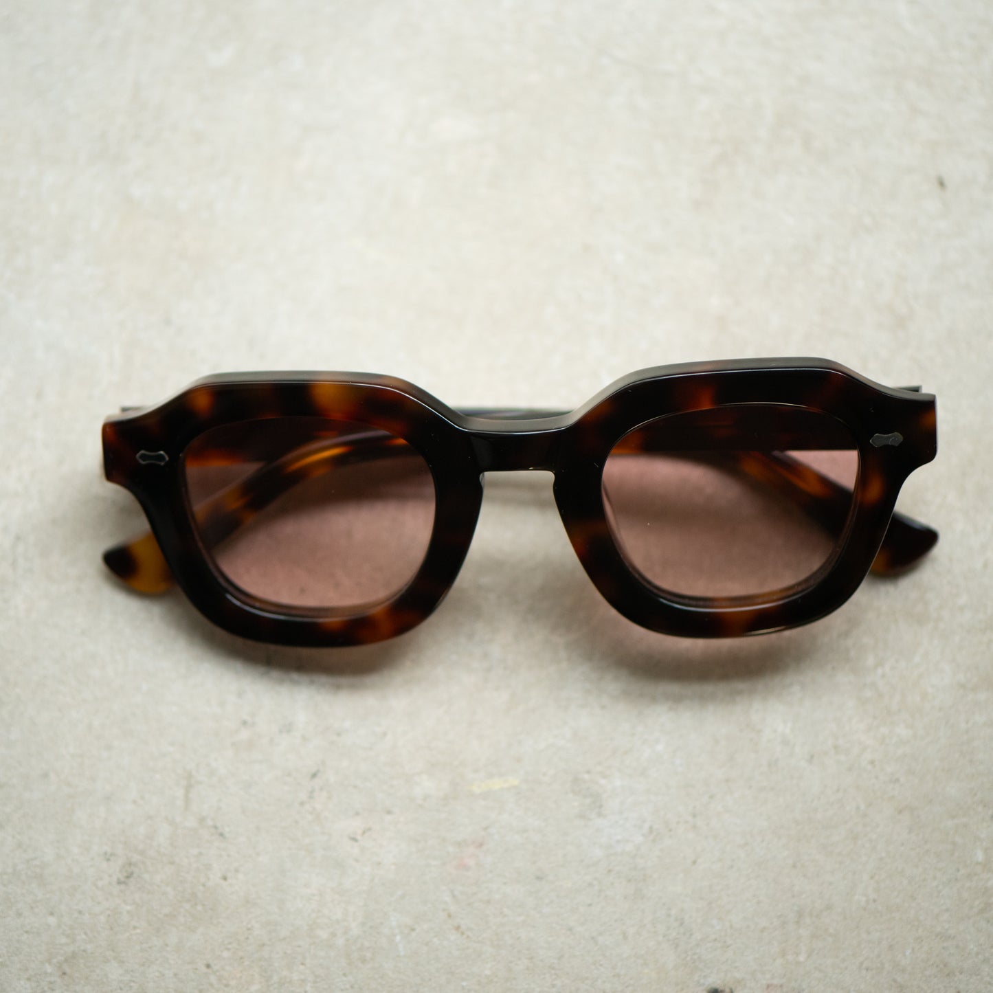 917 Brown Tortoiseshell with Pink Lenses