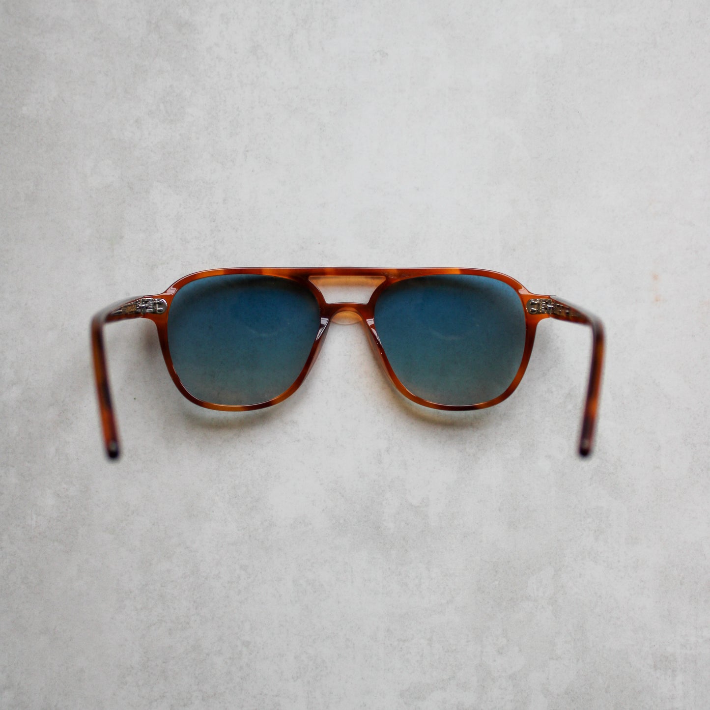 145 Light Tortoiseshell Frame with Blue Gradient Lenses