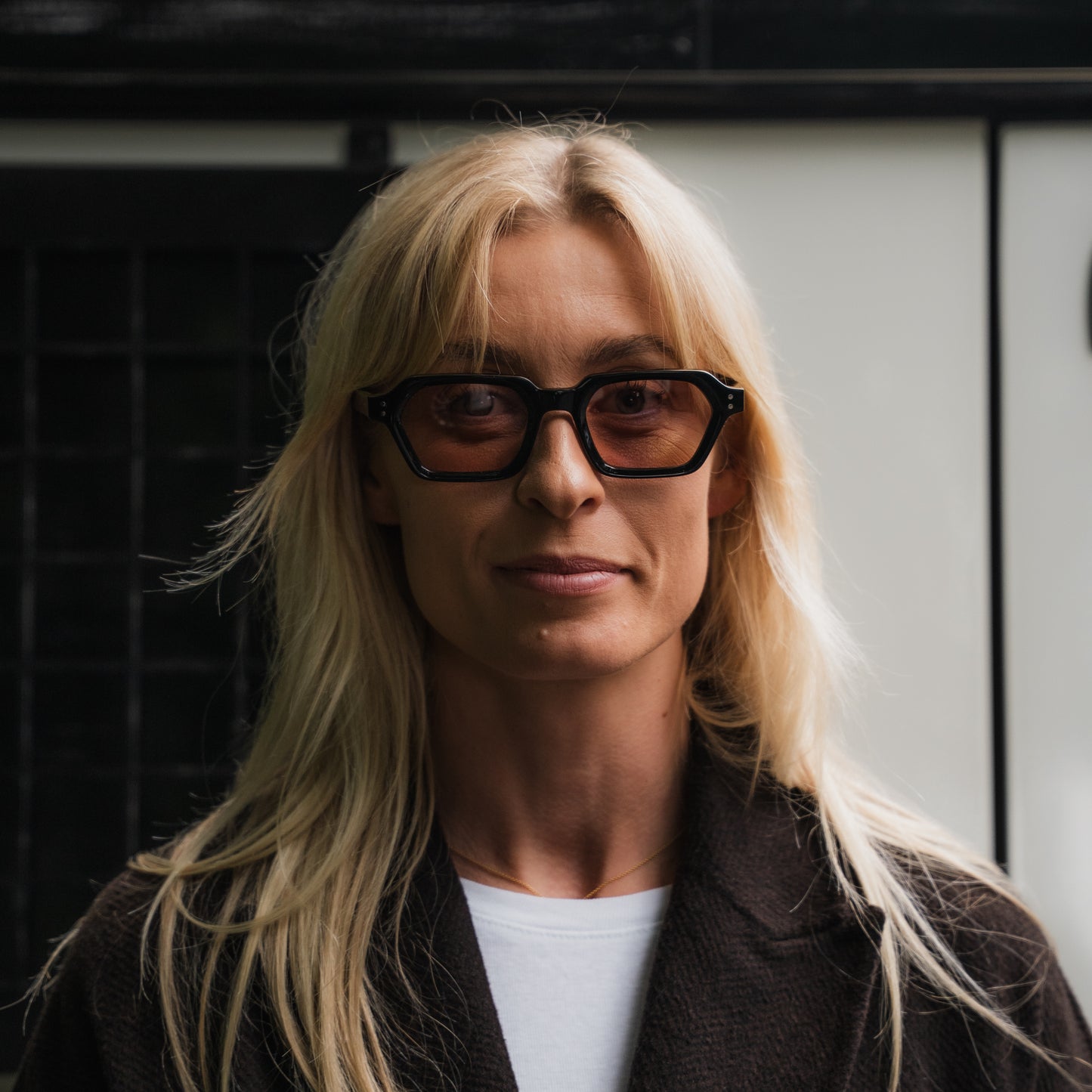 946 Black Frame with Light Brown Lenses